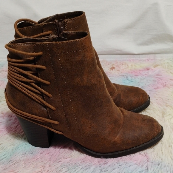 Candie's Women's Brown Ankle Boots Sz.8.5 Gently Worn #46 CRATE - Picture 3 of 9